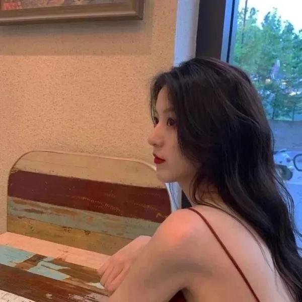 内容聚焦电影方向,叙述流畅,氛围稳定,在选片效率与观看体验之间取得了良好平衡。